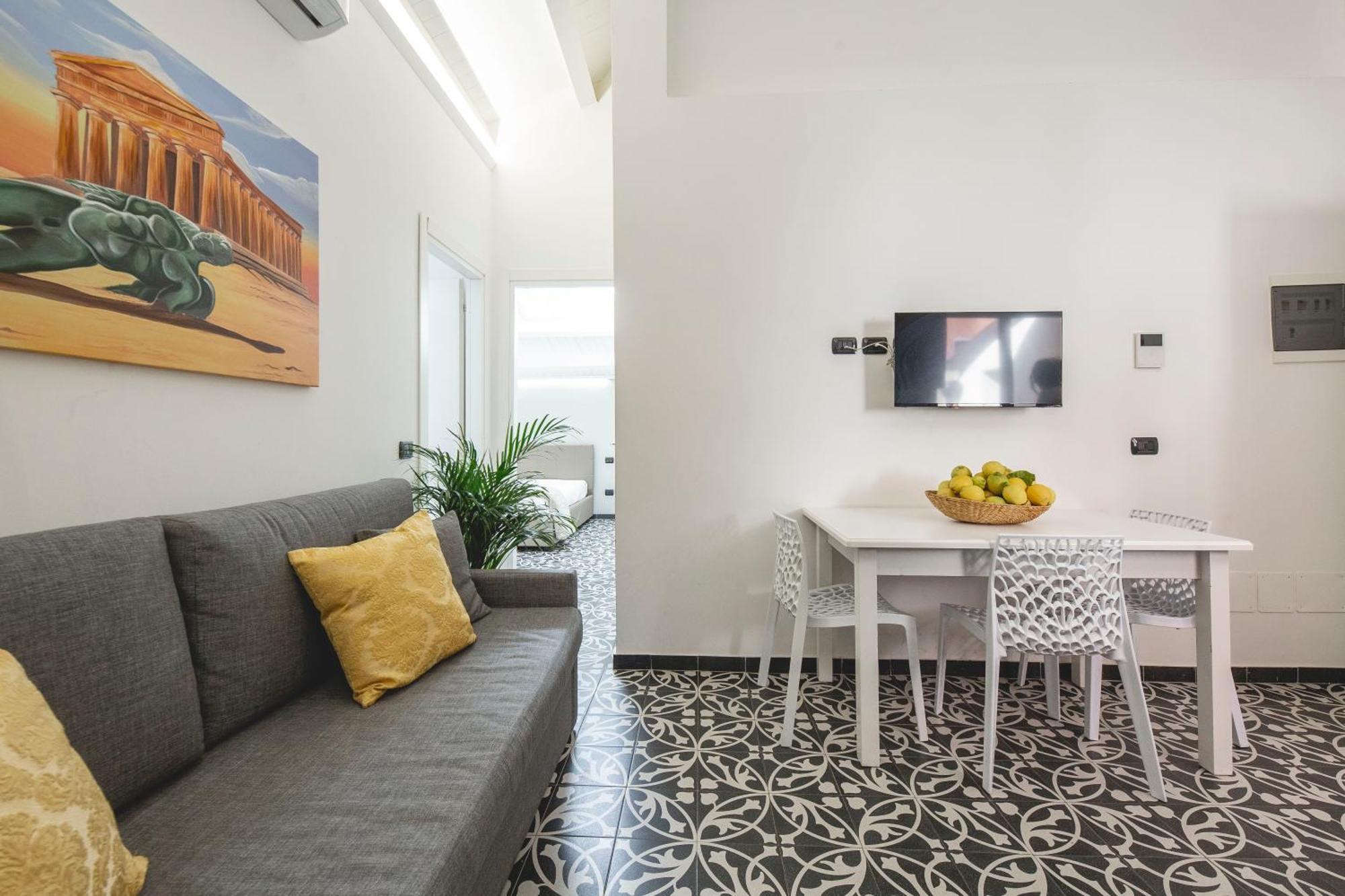 Apartment Strange Catania
